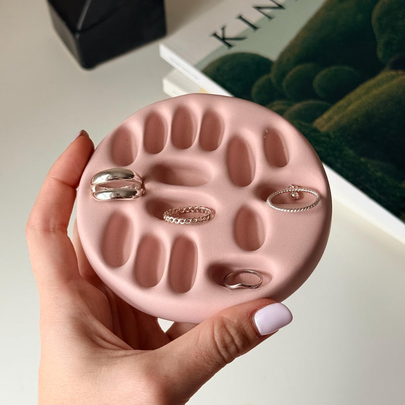 Minimal Ring Organizer Dish, sculptural jesmonite tray, product photo 1